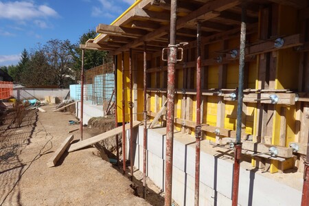 GRADNJA ŽARNEGA ZIDU NA POKOPALIŠČU RAKEK 03 FOTO LJUBO VUKELIČ